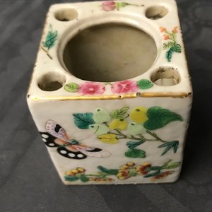 Une collection variée en porcelaine de Chine famille rose, 19/20ème — photo 34