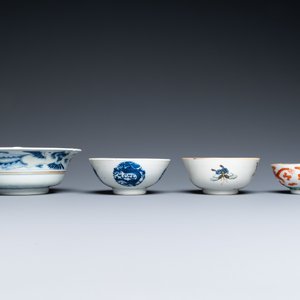 Une collection variée en porcelaine de Chine famille rose et en bleu et blanc, 19/20ème — photo 6