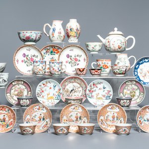 Une collection variée en porcelaine de Chine famille rose et grisaille, Yongzheng/Qianlong — photo 1