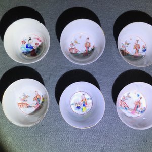 Une collection variée en porcelaine de Chine famille rose et grisaille, Yongzheng/Qianlong — photo 20