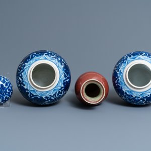 Une collection variée en porcelaine de Chine, Kangxi et après — photo 6