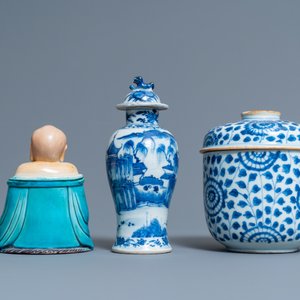 Une collection variée en porcelaine de Chine, Kangxi et après — photo 10