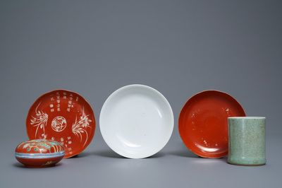 Une collection variée en porcelaine de Chine monochrome, 19/20ème
