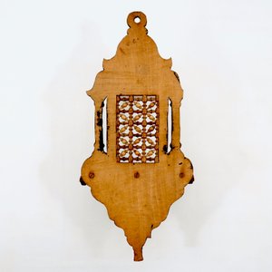Une console d'applique murale en bois incrusté de nacre, Syrie, 19/20ème — photo 3