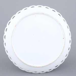 Une corbeille et son présentoir en porcelaine de Niderviller, 18/19ème — photo 9