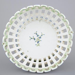 Une corbeille et son présentoir en porcelaine de Niderviller, 18/19ème — photo 6