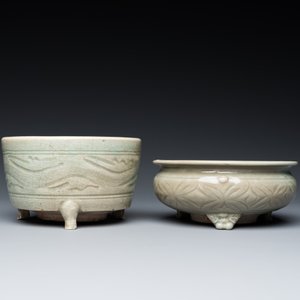 Une coupe à décor de deux poissons et deux brûle-parfums en porcelaine de Chine céladon de Longquan, Song et/ou postérieur — photo 4