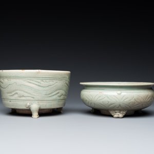 Une coupe à décor de deux poissons et deux brûle-parfums en porcelaine de Chine céladon de Longquan, Song et/ou postérieur — photo 6
