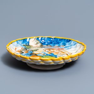 Une coupe de type crespina en majolique italienne à décor de 'Vénus et un satyre', Urbino, 16ème — photo 4