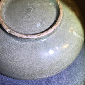 Une coupe de type Yaozhou céladon à décor incisé, prob. Song — photo 12