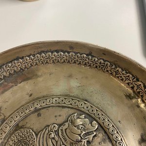 Une coupe en argent à décor d'un simurgh, empire sassanide, Perse, 6/8ème — photo 19
