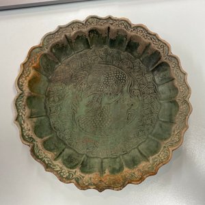 Une coupe en forme de lotus émaillée verte à décor de phénix, Yuan — photo 5