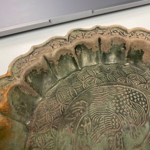 Une coupe en forme de lotus émaillée verte à décor de phénix, Yuan — photo 7