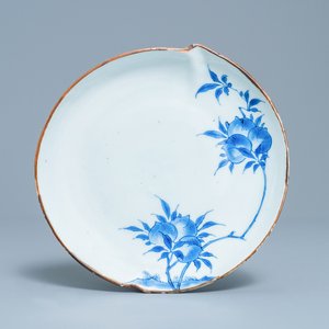 Une coupe en forme de pêche en porcelaine de Chine en bleu et blanc ko-sometsuke pour le marché japonais, Tianqi — photo 1