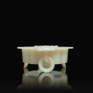 Une coupe en jade blanche sur socle en bois, Chine, Kangxi — photo 4