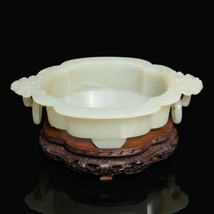 Une coupe en jade blanche sur socle en bois, Chine, Kangxi — photo 9