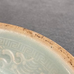 Une coupe en porcelaine de Chine qingbai à décor de deux poissons, Song — photo 5