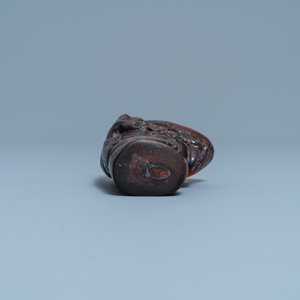 Une coupe libatoire en corne de buffle sculptée, Jiaqing — photo 7