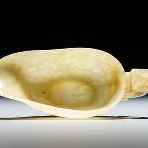 Une coupe libatoire en jade jaune pâle, Chine, 19ème — photo 6