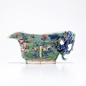 Une coupe libatoire en porcelaine de Chine famille verte, Kangxi — photo 1