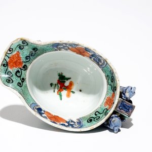 Une coupe libatoire en porcelaine de Chine famille verte, Kangxi — photo 5