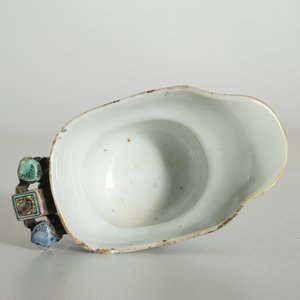 Une coupe libatoire en porcelaine de Chine famille verte, Kangxi — photo 12