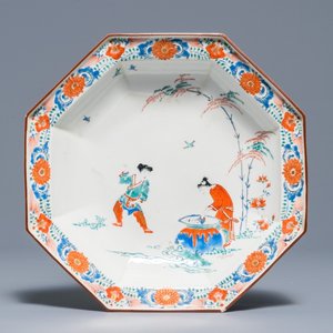 Une coupe octagonale en porcelaine Kakiemon de Japon, Edo, 2ème moitié du 17ème — photo 1