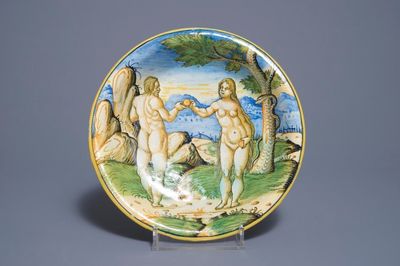 Une coupe profonde en majolique italienne à décor d'Adam et Eve, Urbino, 2ème moitié du 16ème