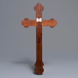 Une croix en bois incrusté de nacre, Chine, prob. Macau, 18/19ème — photo 2
