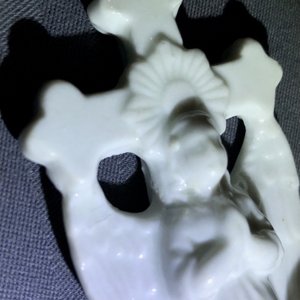 Une crucifix en porcelaine blanc de Chine de Dehua, Kangxi/Qianlong — photo 10