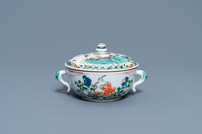 Une écuelle couverte en porcelaine de Chine famille verte, Kangxi