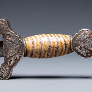 Une épée en acier, cuivre argenté et dent de mammouth poli, Tibet, 19ème — photo 7