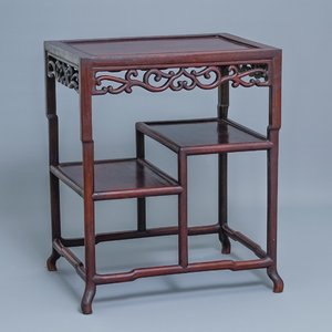 Une étagère en bois, Chine, 19ème — photo 1
