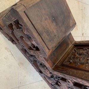 Une étagère en bois sculpté à décor raffiné, Chine, 19ème — photo 21