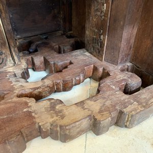 Une étagère en bois sculpté à décor raffiné, Chine, 19ème — photo 26