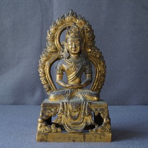 Une figure d'Amitayus en bronze doré datée 1770, Sino-Tibet, Qianlong — photo 20