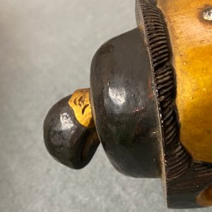 Une figure de Bouddha en bois laqué et doré, Chine, 18/19ème — photo 12