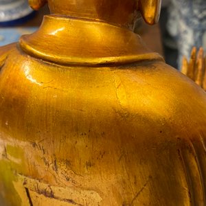 Une figure de Bouddha en bois laqué et doré, Chine, 18/19ème — photo 29