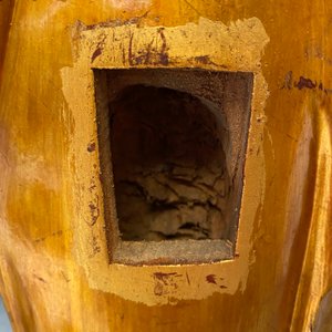 Une figure de Bouddha en bois laqué et doré, Chine, 18/19ème — photo 8