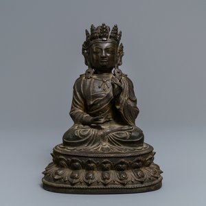 Une figure de Bouddha en bronze, Chine, Ming — photo 1