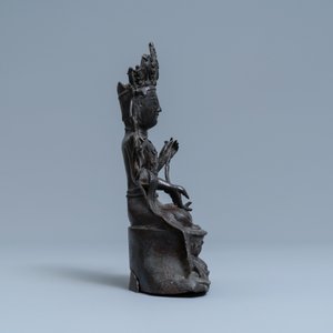 Une figure de Bouddha en bronze, Chine, Ming — photo 3