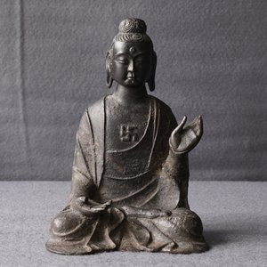 Une figure de Bouddha en bronze, Chine, Ming — photo 16