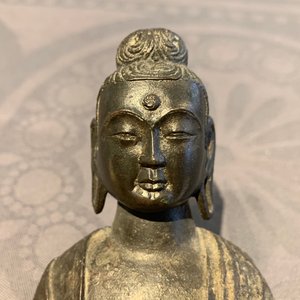 Une figure de Bouddha en bronze, Chine, Ming — photo 7