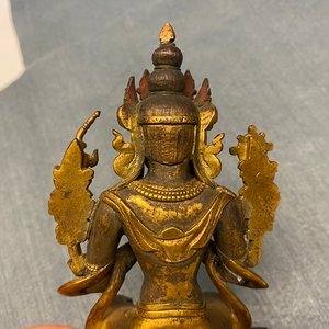 Une figure de Bouddha en bronze doré et incrusté, Chine, 18/19ème — photo 22