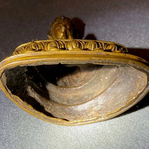 Une figure de Bouddha en bronze doré incrusté, Sino-Tibet, Ming — photo 23