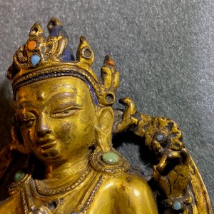 Une figure de Bouddha en bronze doré incrusté, Sino-Tibet, Ming — photo 27