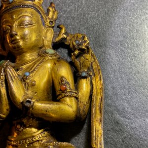 Une figure de Bouddha en bronze doré incrusté, Sino-Tibet, Ming — photo 28