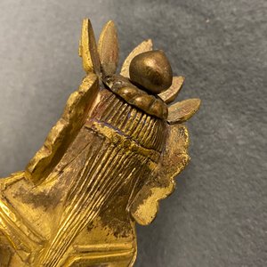 Une figure de Bouddha en bronze doré, Sino-Tibet, 18ème — photo 15