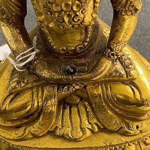 Une figure de Bouddha en bronze doré, Sino-Tibet, 18ème — photo 17