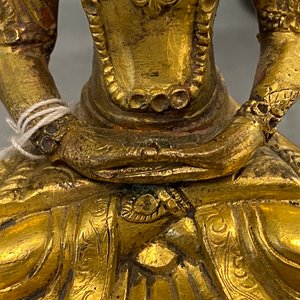 Une figure de Bouddha en bronze doré, Sino-Tibet, 18ème — photo 18
